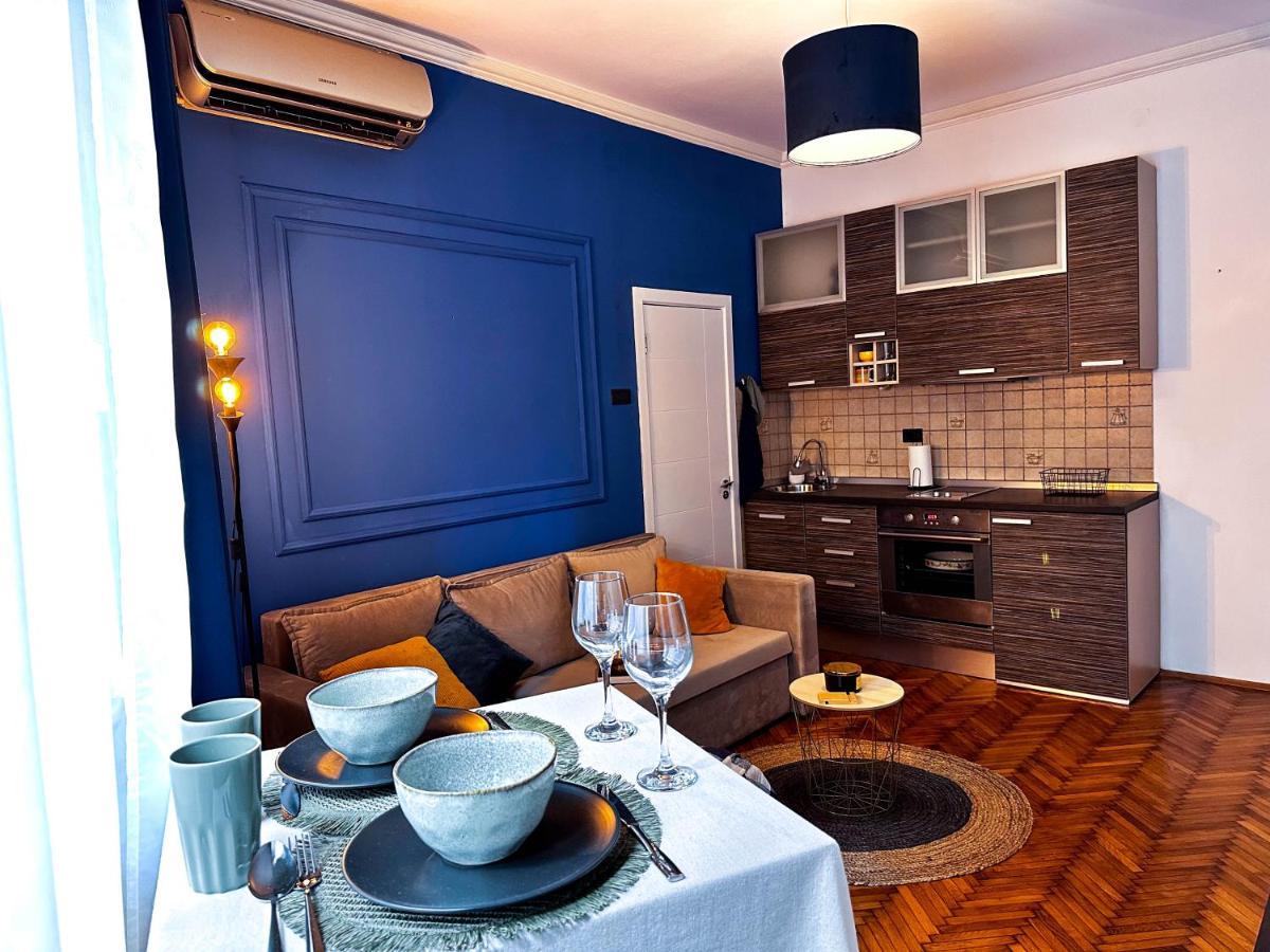 Insta-Apt Old Town Central Park Renovated Belgrade Exterior photo